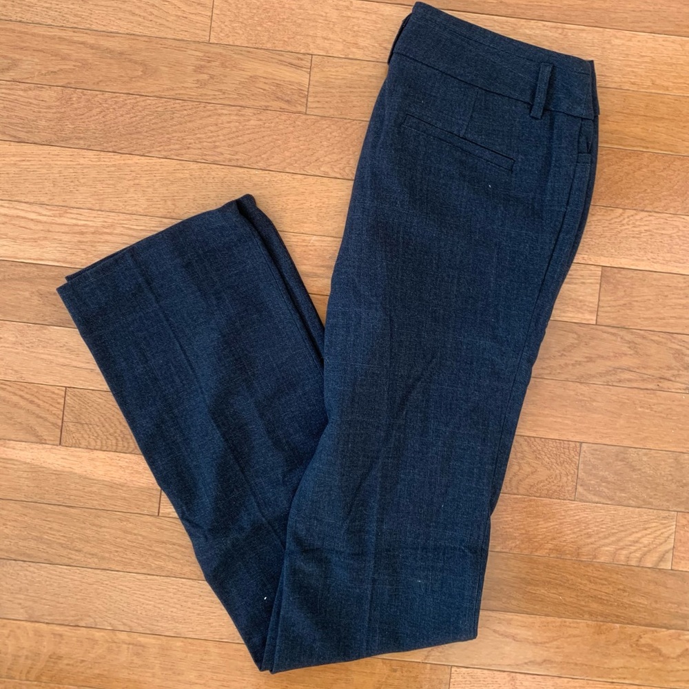 Women’s dress pant. Dark gray